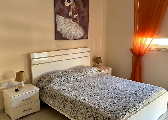 Royal Seacrest F 103 Пафос