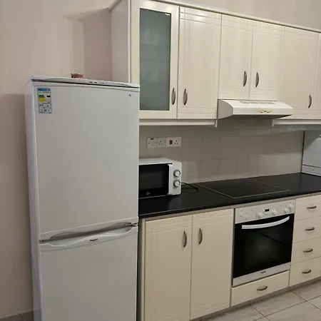 Royal Seacrest F 103 * 파포스