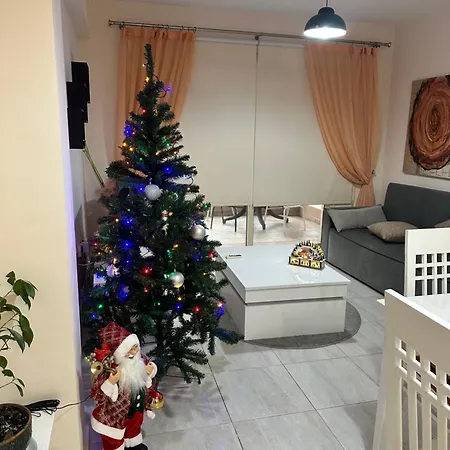 Royal Seacrest F 103