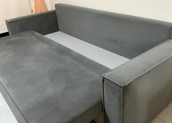 Royal Seacrest F 103 *